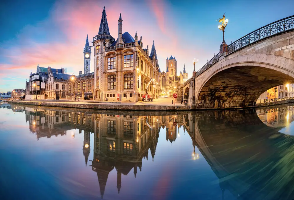 Hotels in Belgium are waiting for you to discover the city's beauty! Find the best hotel deals.