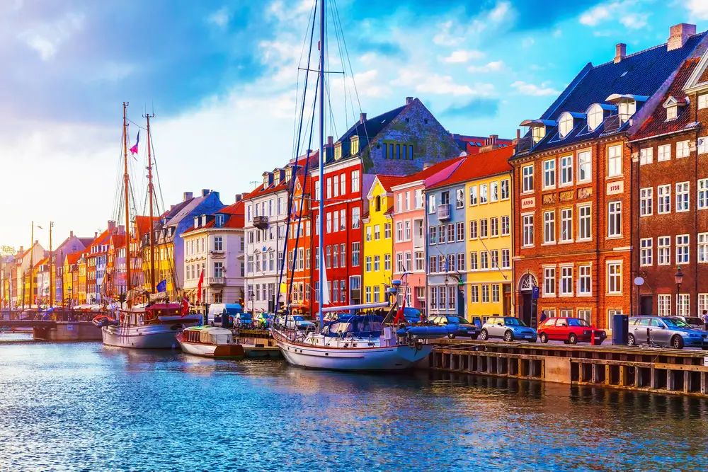 Hotels in Denmark are waiting for you to discover the city's beauty! Find the best hotel deals.