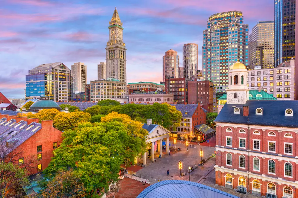 Hotels in Boston are waiting for you to discover the city's beauty! Find the best hotel deals.