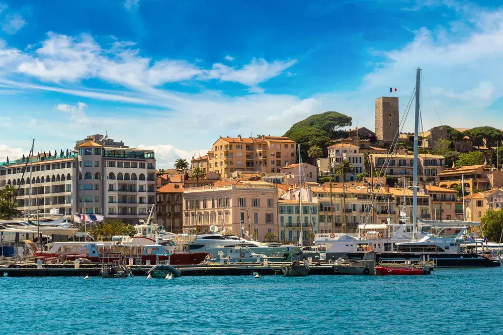 Hotels in Cannes are waiting for you to discover the city's beauty! Find the best hotel deals.