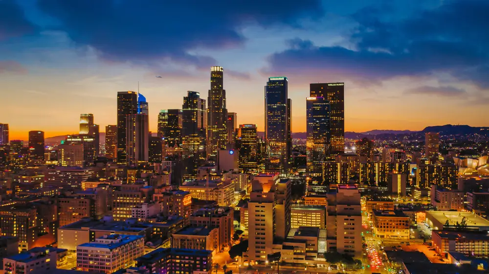 Hotels in Los Angeles are waiting for you to discover the city's beauty! Find the best deals here!
