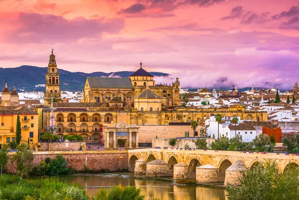 Hotels in Cordoba are waiting for you to discover the city's beauty! Find the best hotel deals.