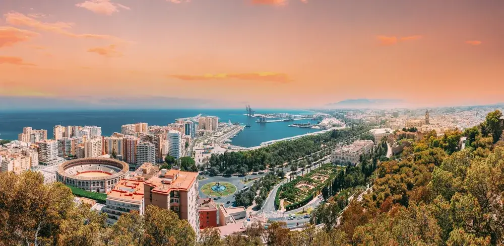Hotels in Malaga are waiting for you to discover the city's beauty! Find the best hotel deals.