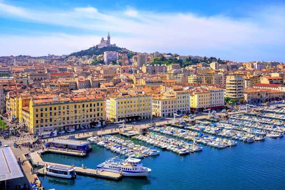 Hotels in Marseille are waiting for you to discover the city's beauty! Find the best hotel deals.