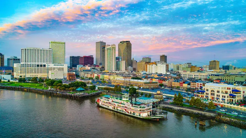 Hotels in New Orleans are waiting for you to discover the city's beauty! Find the best hotel deals.