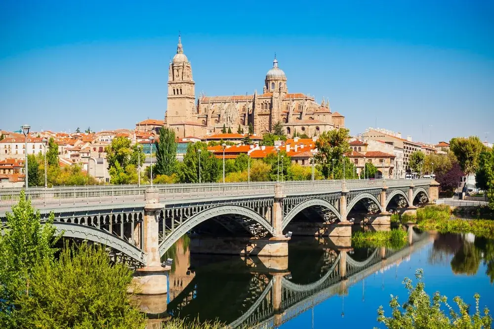 Hotels in Salamanca are waiting for you to discover the city's beauty! Find the best hotel deals.