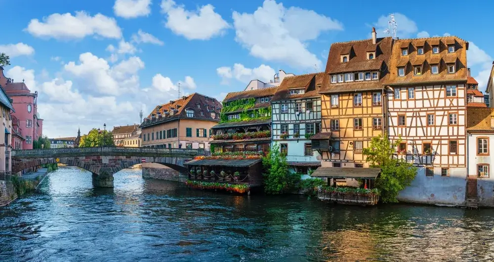 Hotels in Strasbourg are waiting for you to discover the city's beauty! Find the best hotel deals.