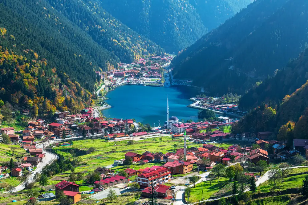 Hotels in Trabzon are waiting for you to discover the city's beauty! Find the best hotel deals.