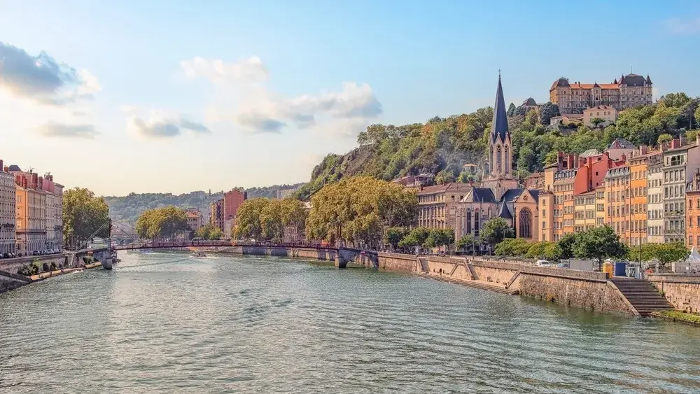 Lyon Flights - Book your flights to Lyon now!