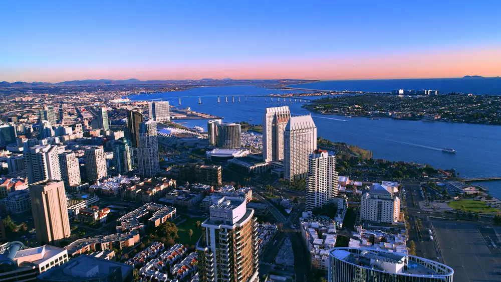 San Diego Flights - Book your flights to San Diego now!